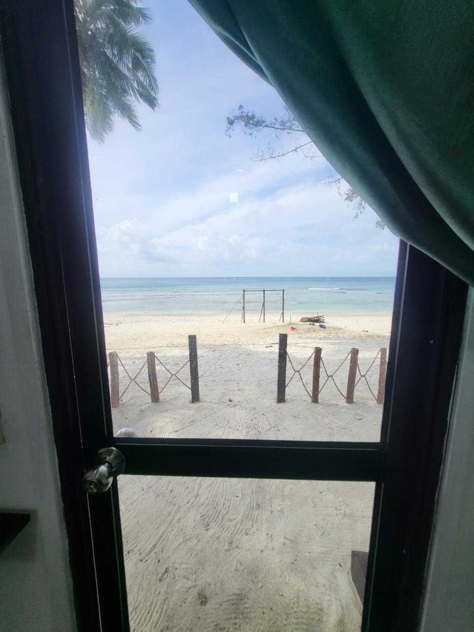 Dewati Roomstay B&B Lang Tengah Exterior foto