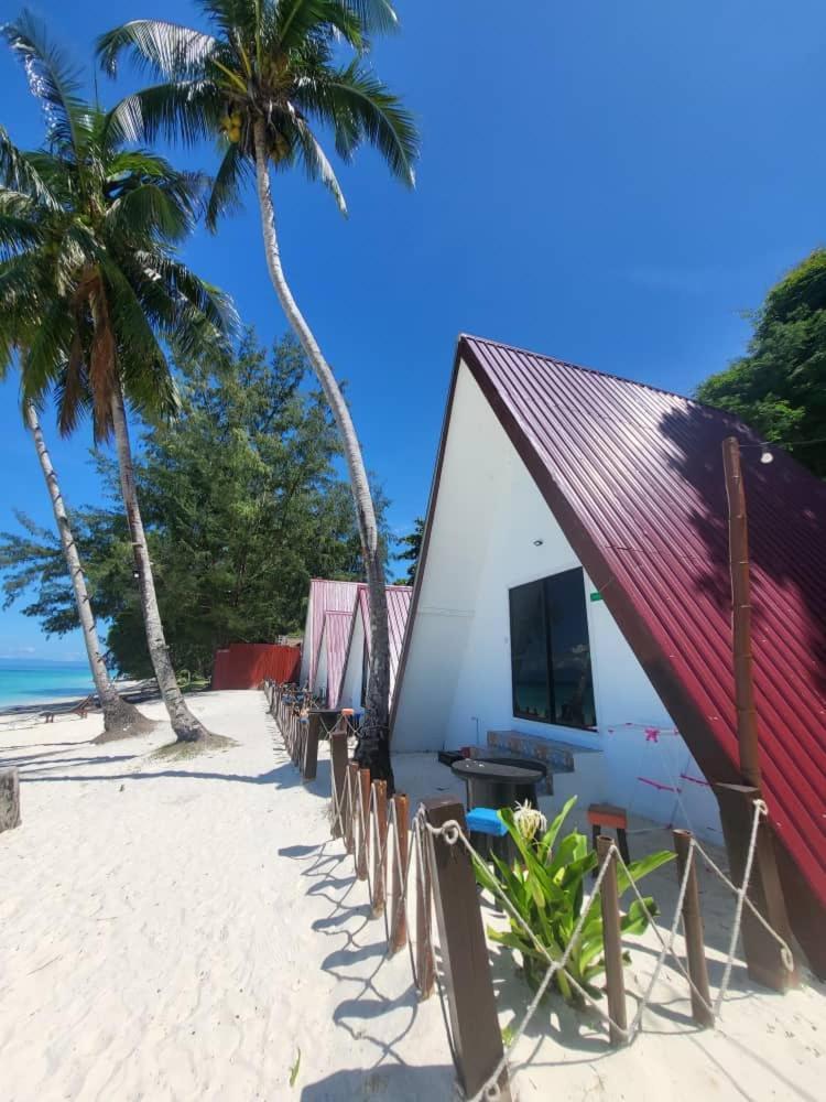 Dewati Roomstay B&B Lang Tengah Exterior foto